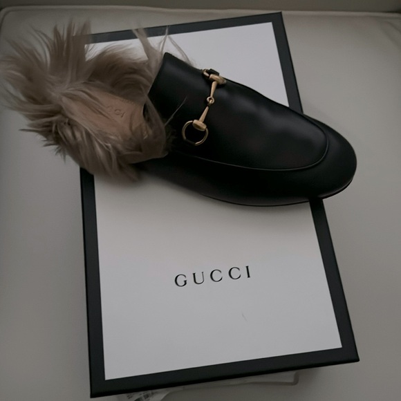 Gucci Leather Calfskin Fur Lined Princetown Horsebit Mules - Black w/ Tan Fur - Picture 4 of 4